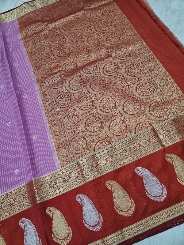 CREPE_GEORGETTE_IN_LAVENDER_WITH_RED_BORDER