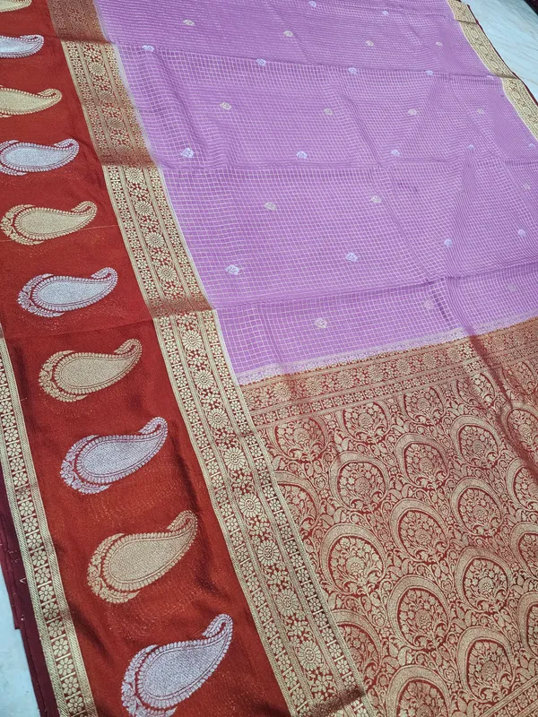 CREPE_GEORGETTE_IN_LAVENDER_WITH_RED_BORDER