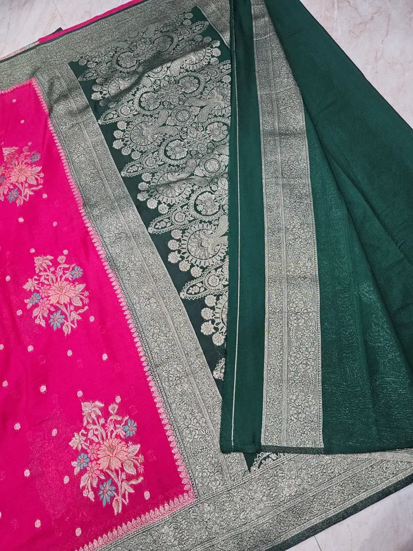 KHADDI_GEORGETTE_IN_RANI_WITH_BOTTLE_GREEN_BORDER