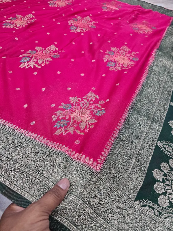 KHADDI_GEORGETTE_IN_RANI_WITH_BOTTLE_GREEN_BORDER
