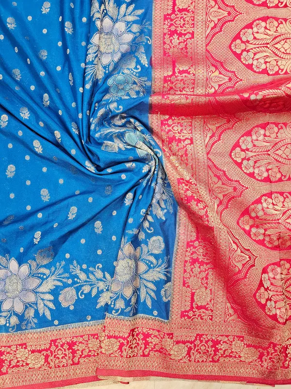 KHADDI_GEROGETTE_IN_ROYAL_BLUE_WITH_RED_BORDER