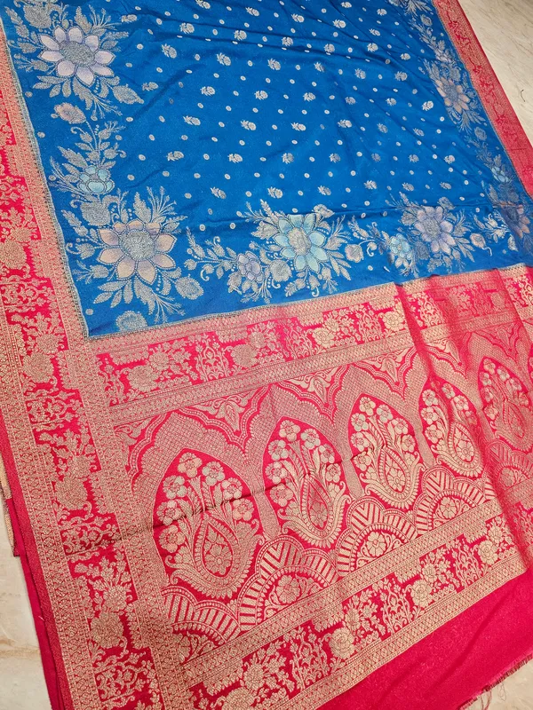 KHADDI_GEROGETTE_IN_ROYAL_BLUE_WITH_RED_BORDER