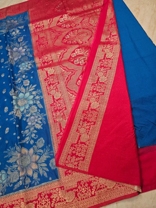 KHADDI_GEROGETTE_IN_ROYAL_BLUE_WITH_RED_BORDER