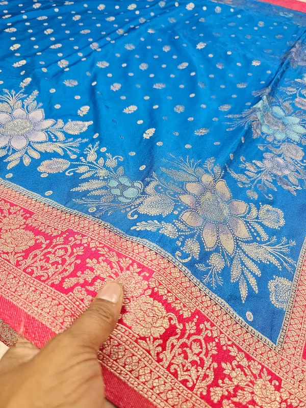 KHADDI_GEROGETTE_IN_ROYAL_BLUE_WITH_RED_BORDER