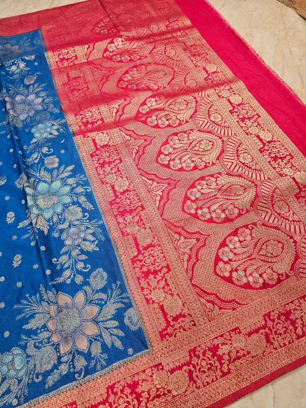 KHADDI_GEROGETTE_IN_ROYAL_BLUE_WITH_RED_BORDER