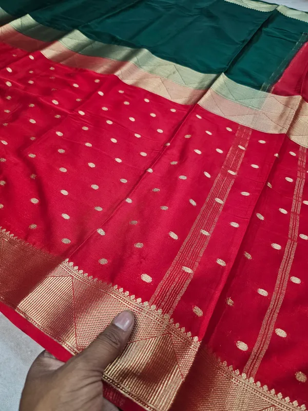 MYSORE_CREPE_IN_BOTTLE_GREEN_WITH_RED_COLOUR