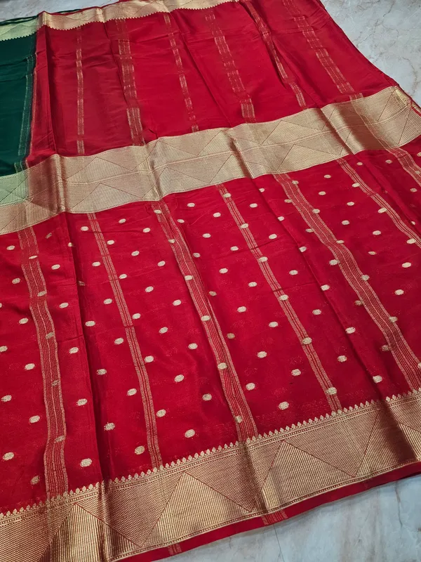 MYSORE_CREPE_IN_BOTTLE_GREEN_WITH_RED_COLOUR