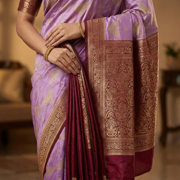 Mashur_Katan_In_Lavender_With_Garnet_Border_Saree_For_Women