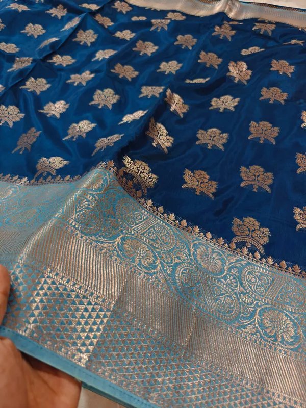 Russian_Silk_In_German_Navy_Blue_With_Sky_Blue_Border_Saree_For_Women
