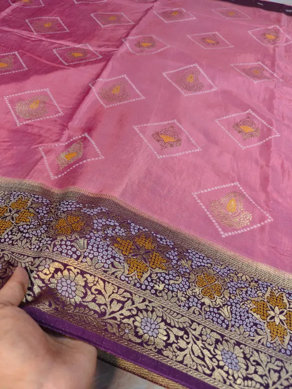 Russian_Silk_In_Baby_Pink_With_Indigo_Border_Saree_For_Women