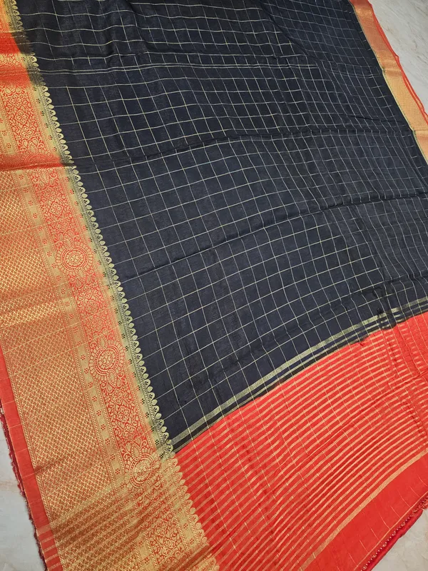 RUSSIAN_SILK_IN_BLACK_WITH_RED_BORDER