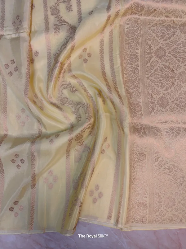 Russian_Silk_Viscose_In_Cream_With_Stripe_Style_Saree_For_Women