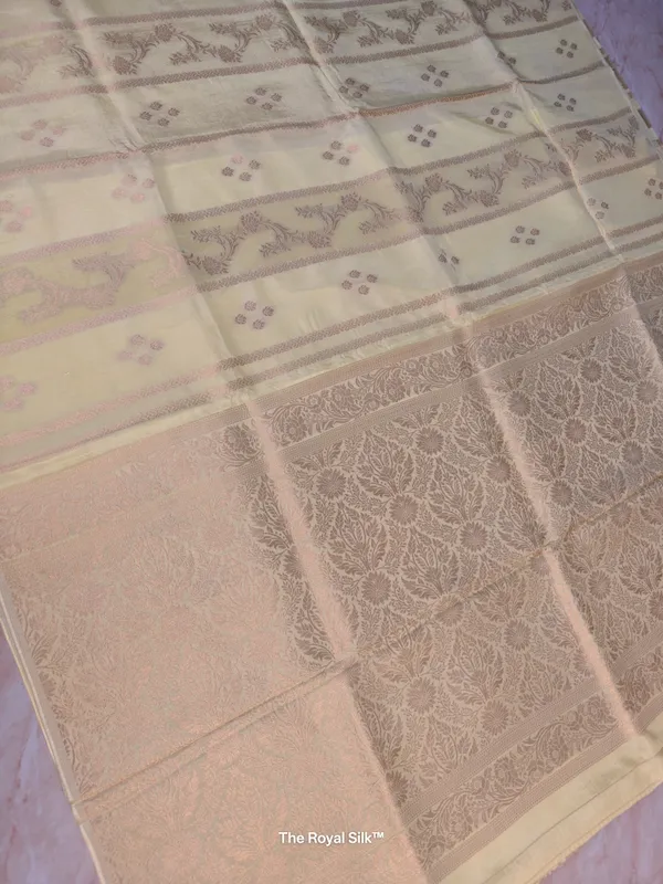 Russian_Silk_Viscose_In_Cream_With_Stripe_Style_Saree_For_Women