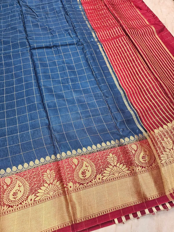 RUSSIAN_SILK_VISCOS_IN_GERMAN_BLUE_WITH_RED_BORDER
