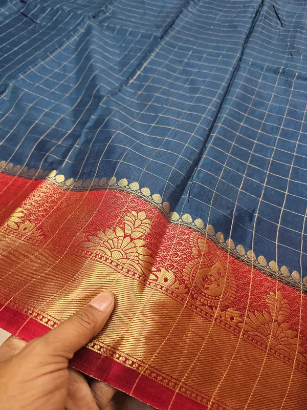 RUSSIAN_SILK_VISCOS_IN_GERMAN_BLUE_WITH_RED_BORDER
