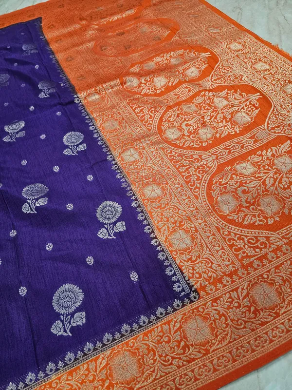 SOFT_MATKA_LINEN_IN_INDIGO_WITH_ORANGE_BORDER