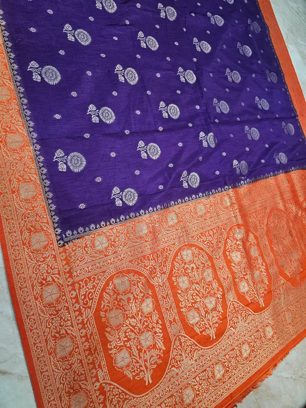 SOFT_MATKA_LINEN_IN_INDIGO_WITH_ORANGE_BORDER