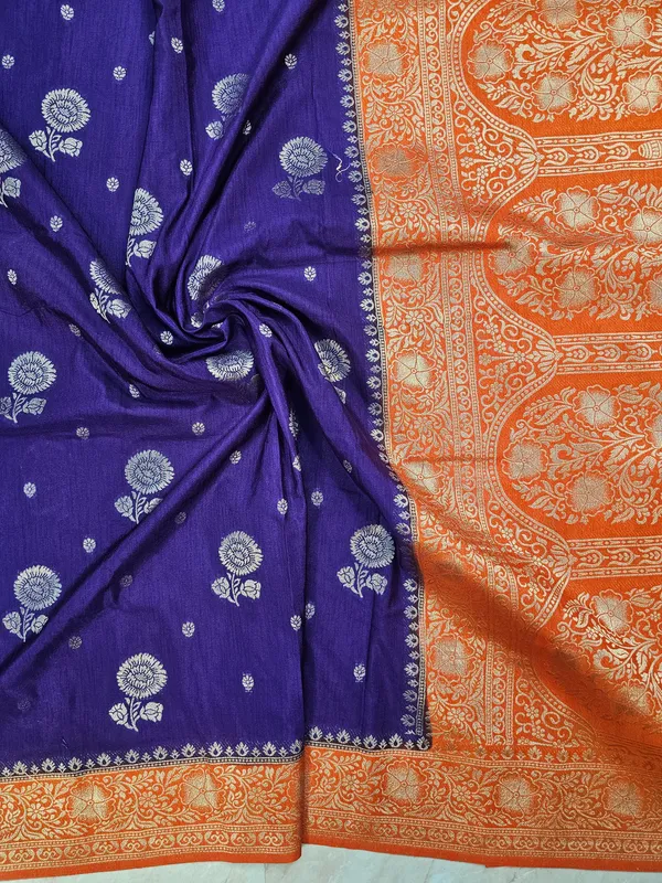 SOFT_MATKA_LINEN_IN_INDIGO_WITH_ORANGE_BORDER