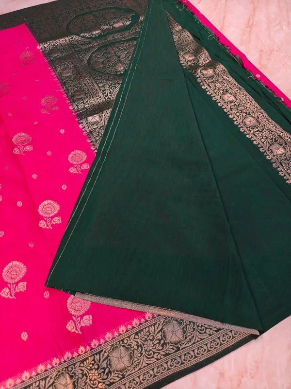 Soft_Matka_Linen_In_Pink_With_Bottle_Green_Saree_For_Women