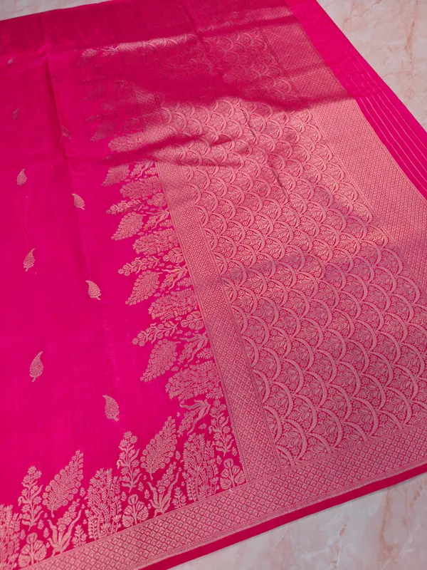 Soft_Matka_Silk_In_Rani_Pink_With_Floral_Design_Saree_For_Women