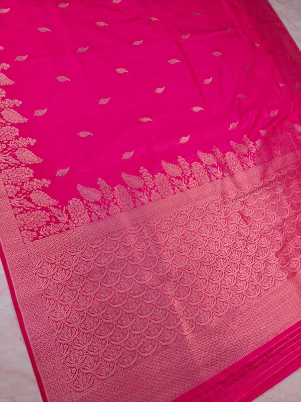Soft_Matka_Silk_In_Rani_Pink_With_Floral_Design_Saree_For_Women