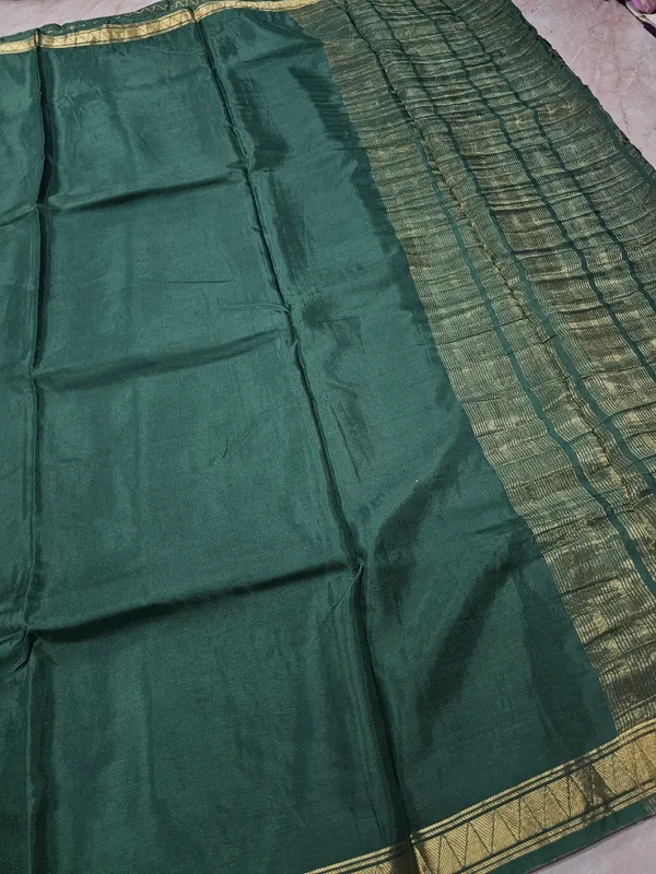 VISCOS_IN_BOTTLE_GREEN_WITH_NARROW_BORDER