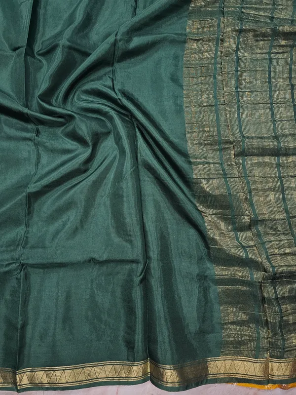 VISCOS_IN_BOTTLE_GREEN_WITH_NARROW_BORDER