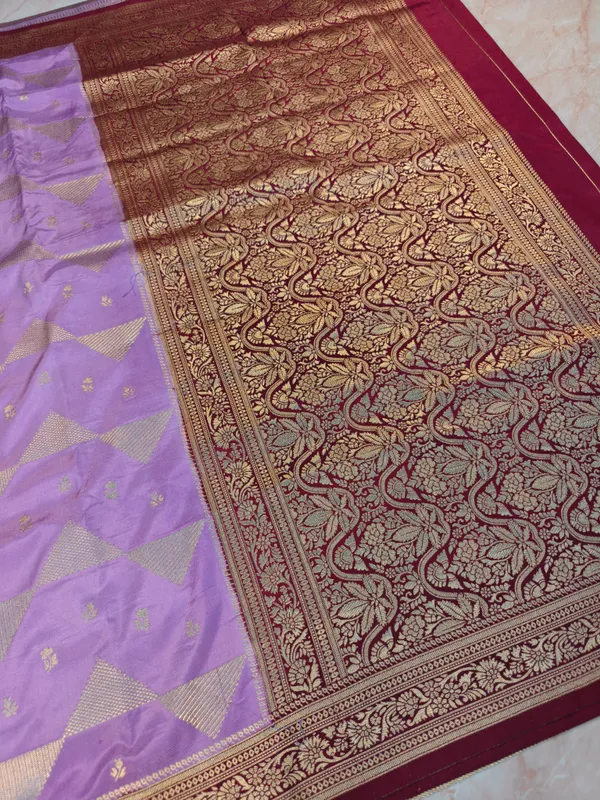 Mashur_Katan_In_Lavender_With_Garnet_Border_Saree_For_Women
