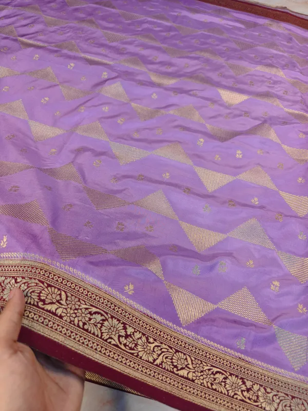 Mashur_Katan_In_Lavender_With_Garnet_Border_Saree_For_Women