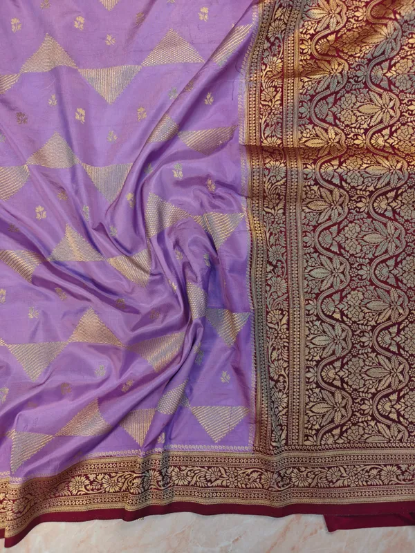 Mashur_Katan_In_Lavender_With_Garnet_Border_Saree_For_Women