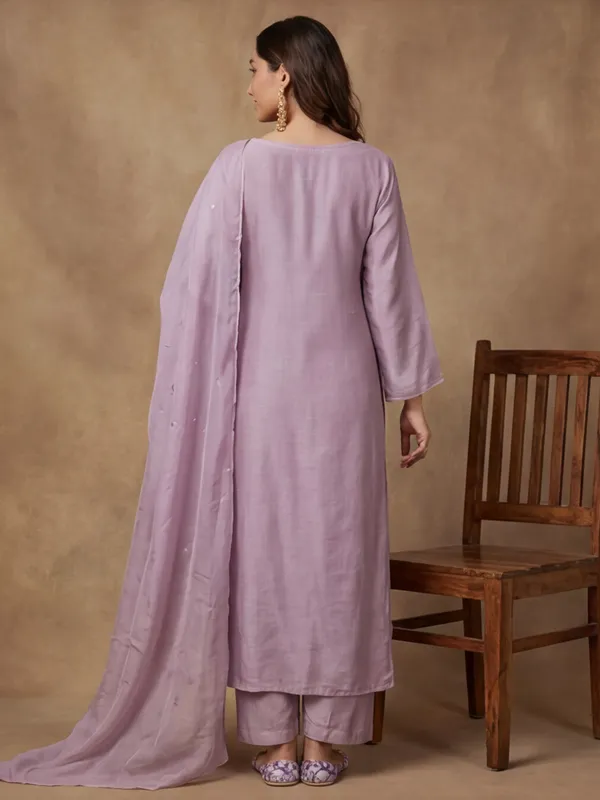 New_Embroidered_Work_Pure_Viscose_Chanderi_Kurta_Set