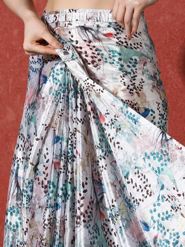 Pre-Draped_Ready_to_Wear_Chinnon_Fabric_Digital_Printed_Saree_With_Unstiched_Blouse