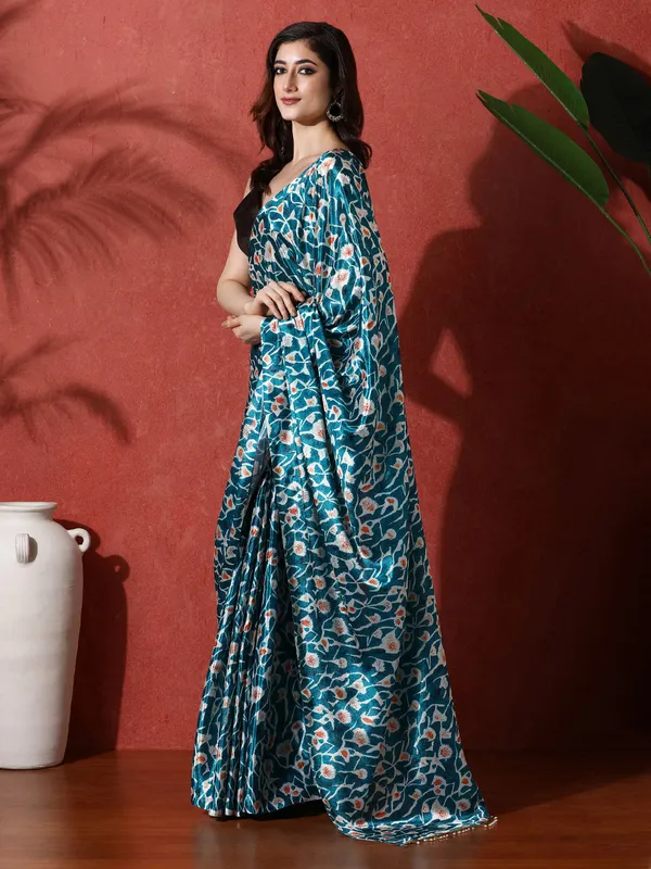 Pre-Draped_Ready_to_Wear_Chinnon_Fabric_Digital_Printed_Saree_With_Unstiched_Blouse