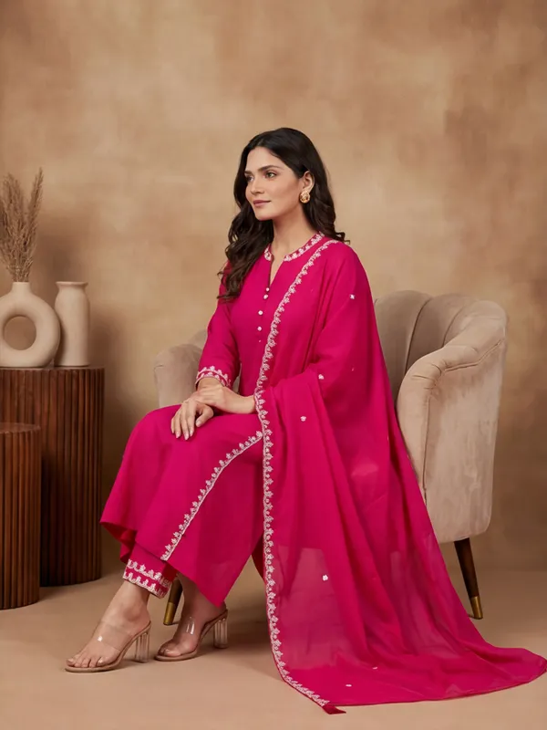 New_Embroidered_Work_Chanderi_Kurta_Set