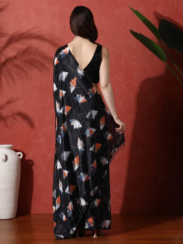 Pre-Draped_Ready_to_Wear_Chinnon_Fabric_Digital_Printed_Saree_With_Unstiched_Blouse