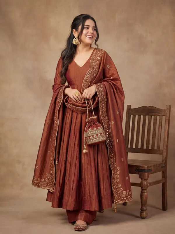 New_Embroidered_Work_Chinon_Kurta_Set