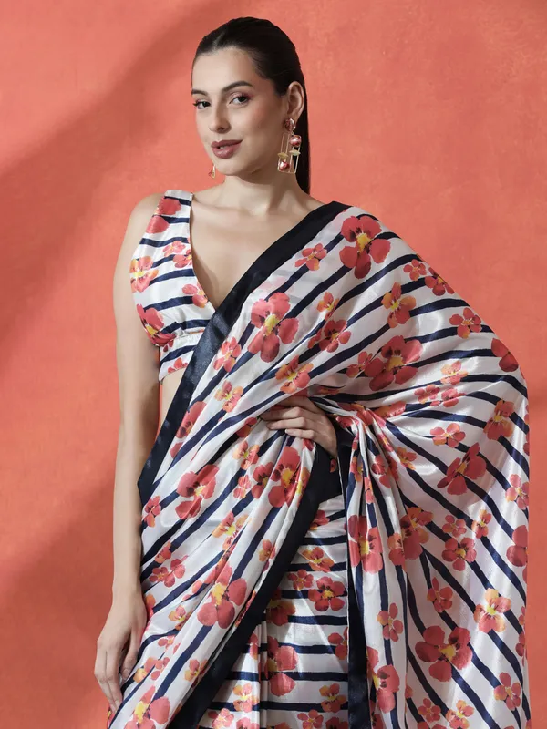 Pre-Draped_Ready_to_Wear_Chinnon_Fabric_Digital_Printed_Saree_With_Unstiched_Blouse