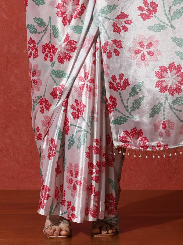 Pre-Draped_Ready_to_Wear_Chinnon_Fabric_Digital_Printed_Saree_With_Unstiched_Blouse