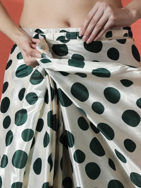 Pre-Draped_Ready_to_Wear_Chinnon_Fabric_Digital_Printed_Saree_With_Unstiched_Blouse