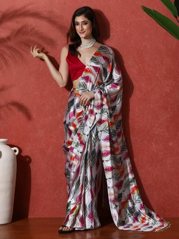 Pre-Draped_Ready_to_Wear_Chinnon_Fabric_Digital_Printed_Saree_With_Unstiched_Blouse