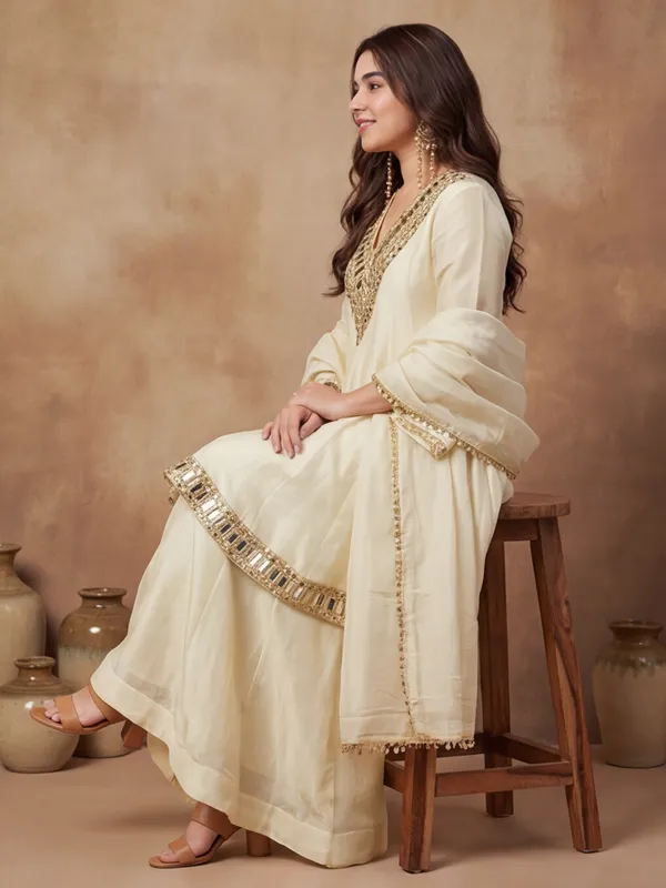 Latest_Embroidery_With_Mirror_Work_Chinon_Kurta_set