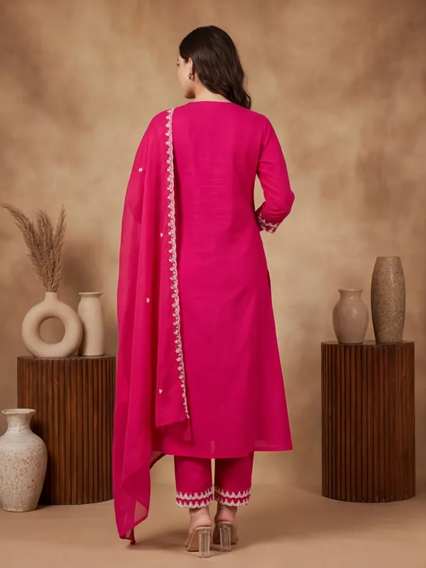 New_Embroidered_Work_Chanderi_Kurta_Set