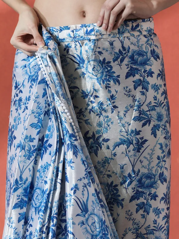 Pre-Draped_Ready_to_Wear_Chinnon_Fabric_Digital_Printed_Saree_With_Unstiched_Blouse