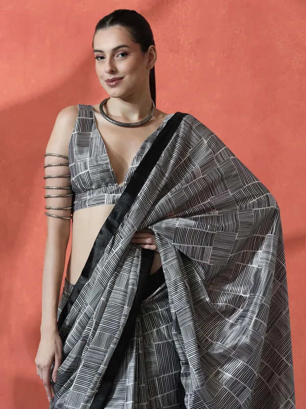 Pre-Draped_Ready_to_Wear_Chinnon_Fabric_Digital_Printed_Saree_With_Unstiched_Blouse