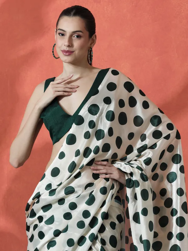 Pre-Draped_Ready_to_Wear_Chinnon_Fabric_Digital_Printed_Saree_With_Unstiched_Blouse