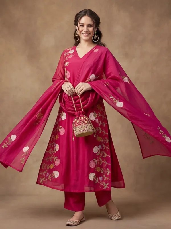 New_Embroidered_Work_Chanderi_Kurta_Set