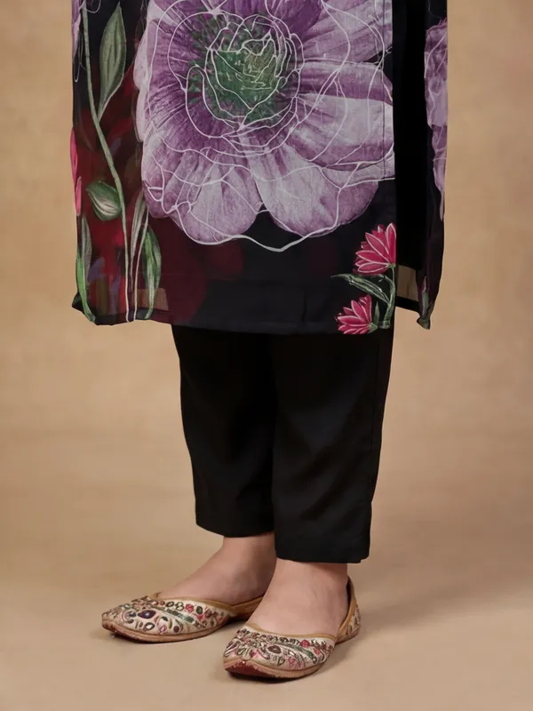 New_Embroidered_Work_&_Printed_Georgette_Kurta_Set