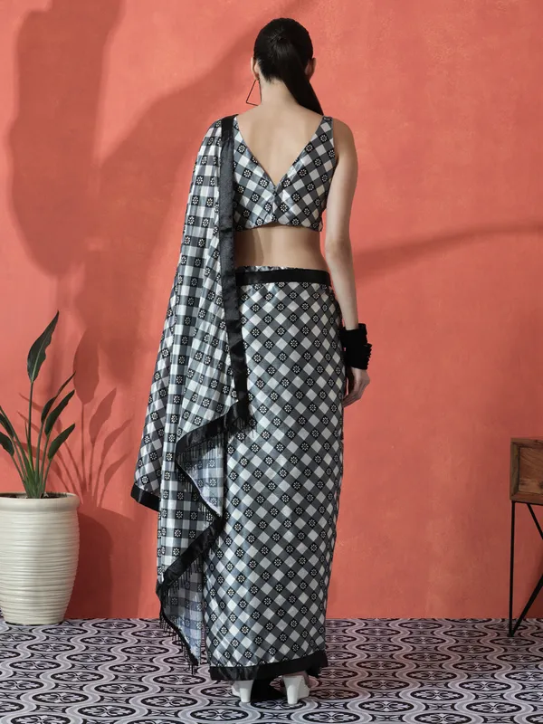 Pre-Draped_Ready_to_Wear_Chinnon_Fabric_Digital_Printed_Saree_With_Unstiched_Blouse