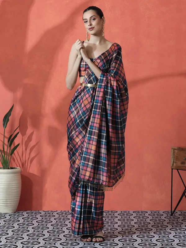 Pre-Draped_Ready_to_Wear_Chinnon_Fabric_Digital_Printed_Saree_With_Unstiched_Blouse