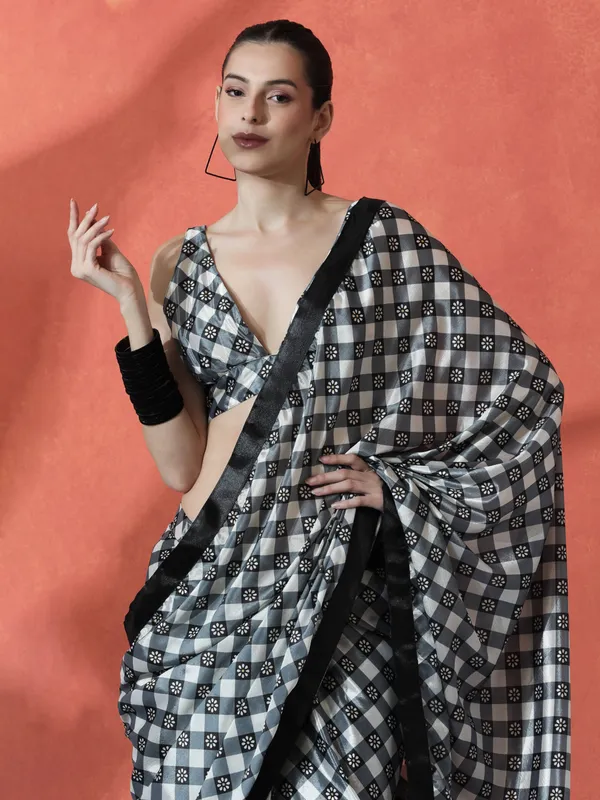 Pre-Draped_Ready_to_Wear_Chinnon_Fabric_Digital_Printed_Saree_With_Unstiched_Blouse